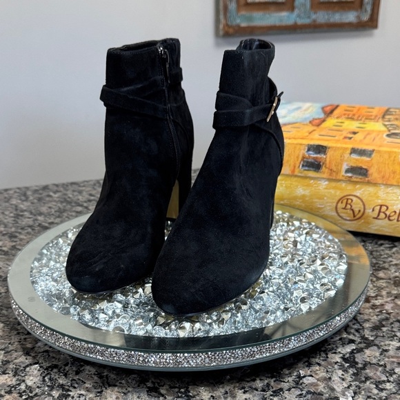 Bella Vita felicity Black suede Ankle Booties NWT 10N - Picture 5 of 15